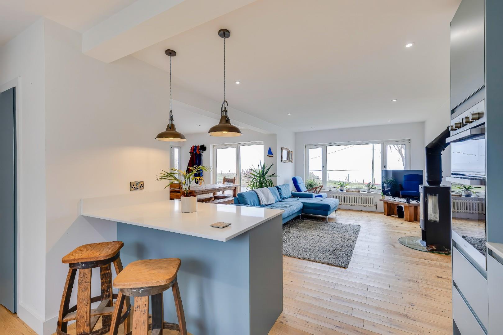 Seaview Drive, Ogmore-By-Sea, Vale of Glamorgan, CF32 0PB